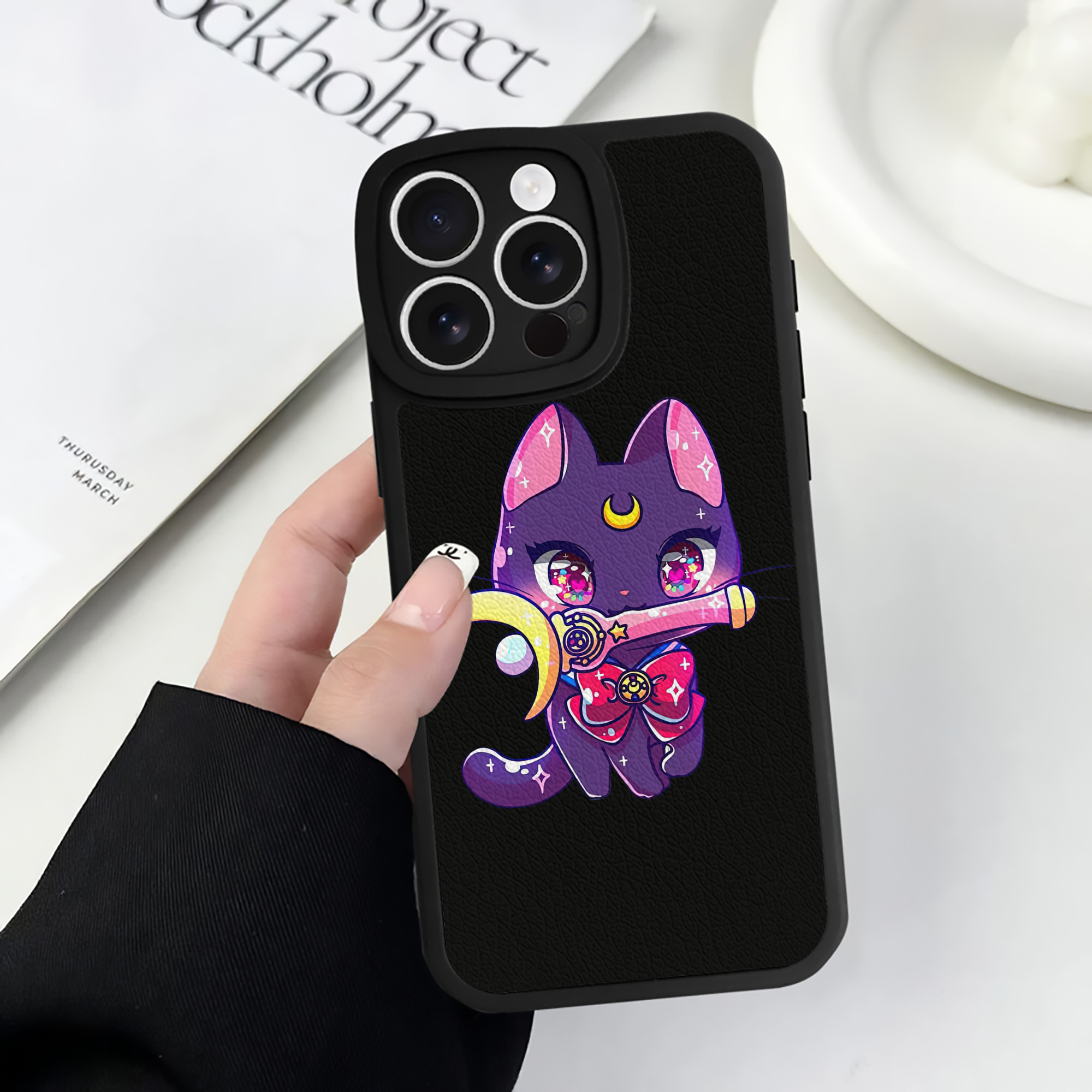 （画像用） 美少女戦士セーラームーン Sailor Moon 【iPhone 16シリーズ対応】シリコンスマホケース（レザー調） 材質：シリコン